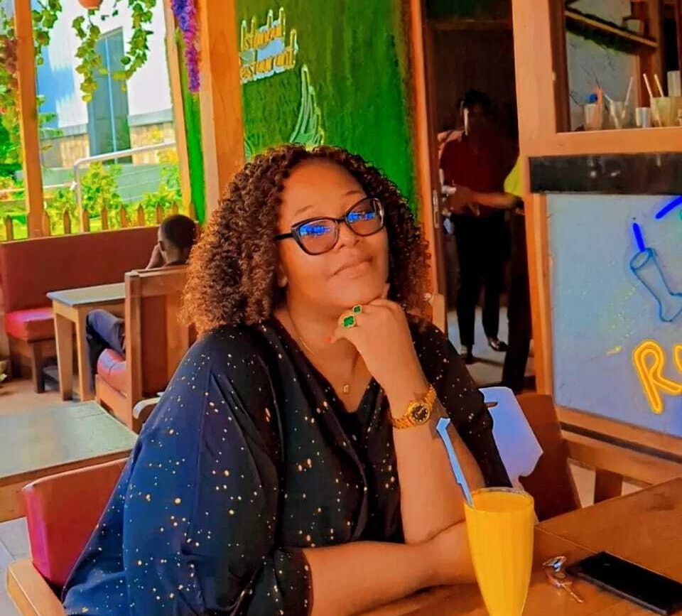 Vivian, a Sugar Mummy in Nairobi Seeks a Polite, Stylish Man