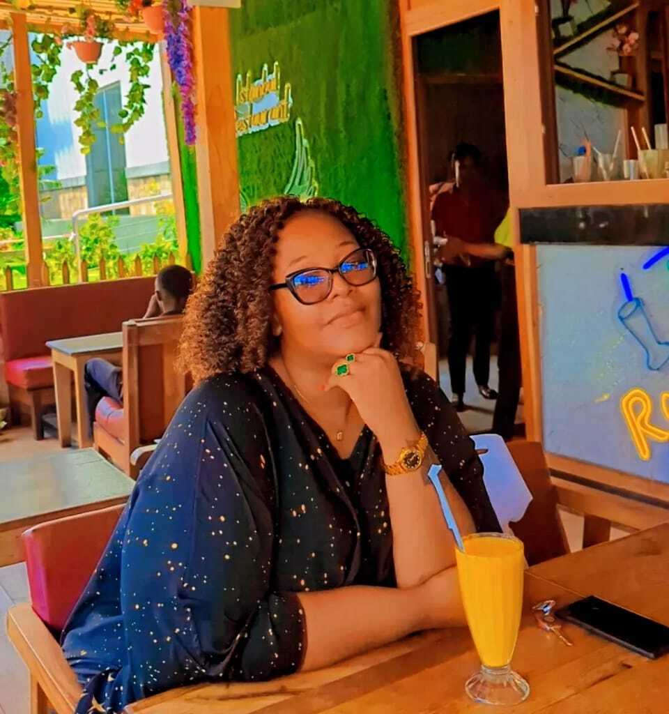 Vivian, a Sugar Mummy in Nairobi