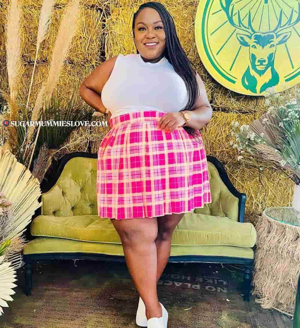 Joan Sugar Mummy in Ruiru Looking for a Serious Young Man